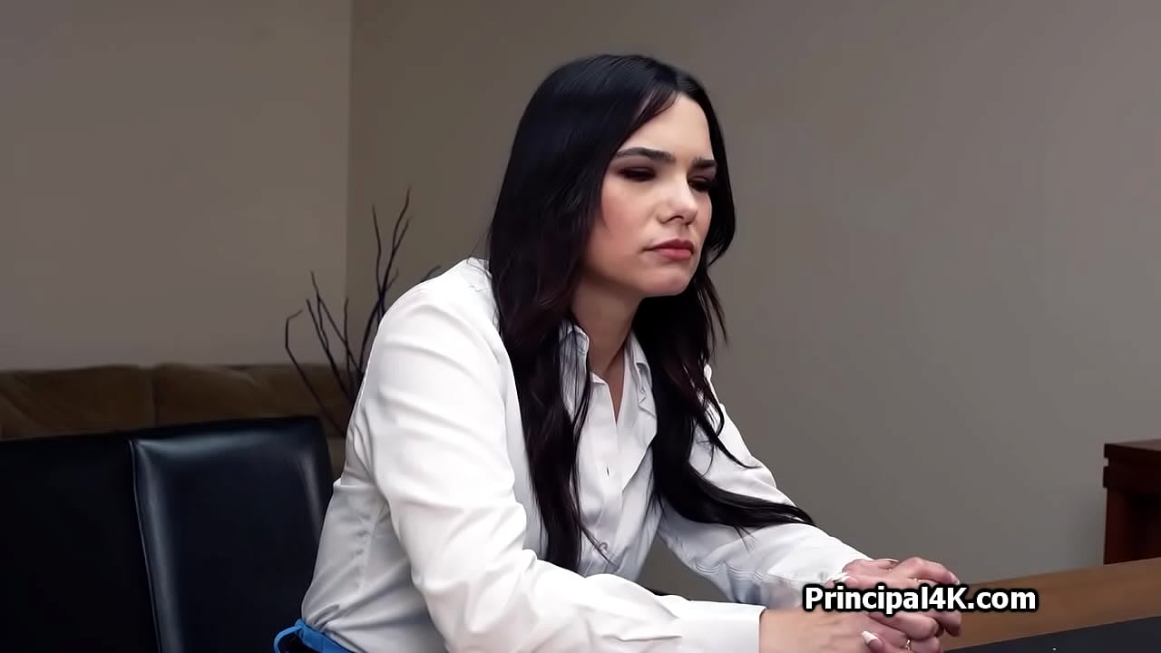 Deep drilling of sexy mom on the office desk