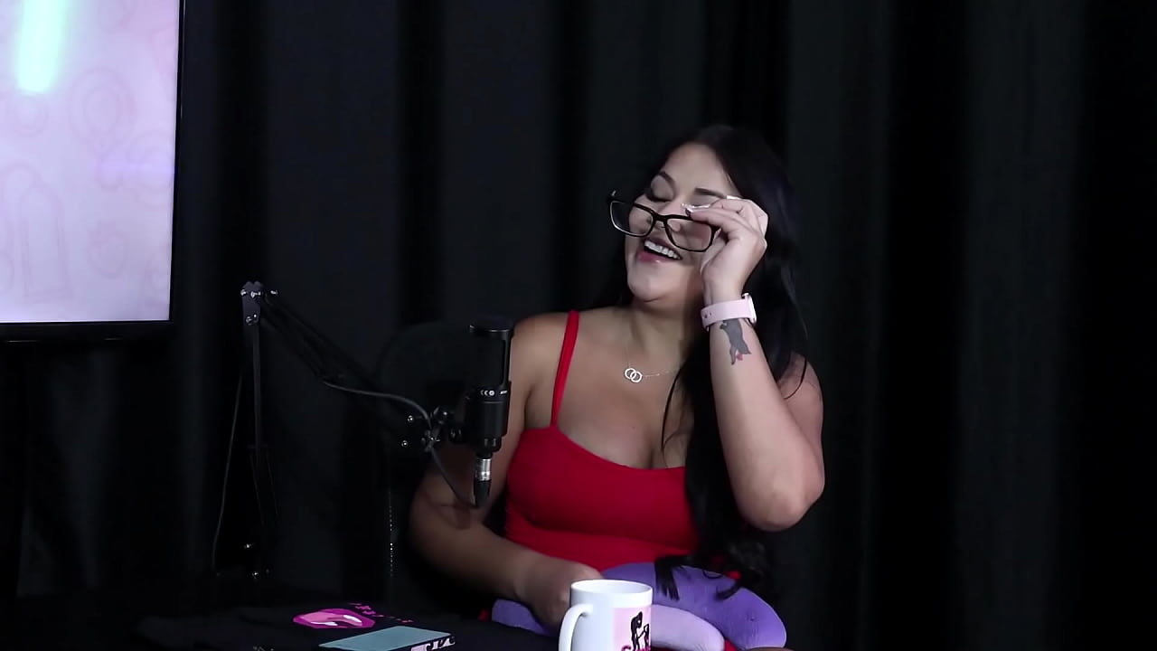 Come&ccedil;ou focando no dinheiro, e al&eacute;m de ter suas prefer&ecirc;ncias, n&atilde;o liga para o que a pessoa tem nas pernas, e quando transa com a ex... - Yumi Trap (Transsexual) (SHEER/RED)