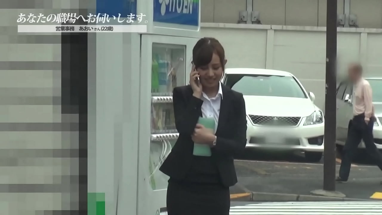 久しぶりのセックスにかなり敏感に反応してしまうあおいさん。パンストを破かれ手マンをされるとびちょびちょと音を立てながら潮を吹いてしまいますｗ男優のデカチンを嬉しそうに撫で回すと吸い付いてジュボジュボ音を立てながら舐め回します。挿入されると「気持ちいい」を連呼しながらヨガりイキ！！フィニッシュは勿論顔射！！可愛いお顔を濃厚ザーメンで汚して終了！ス https://is.gd/y90iB1