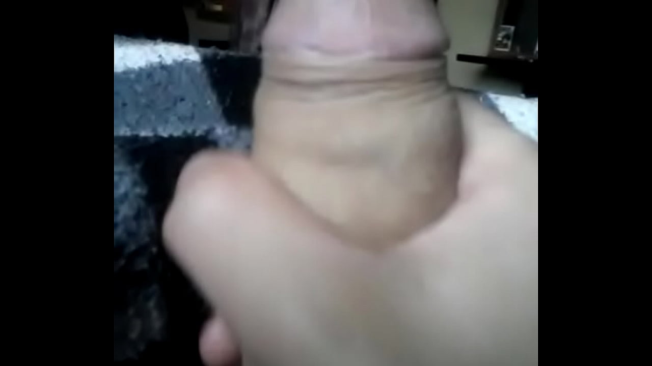 Shemale enjoying self masturbation
