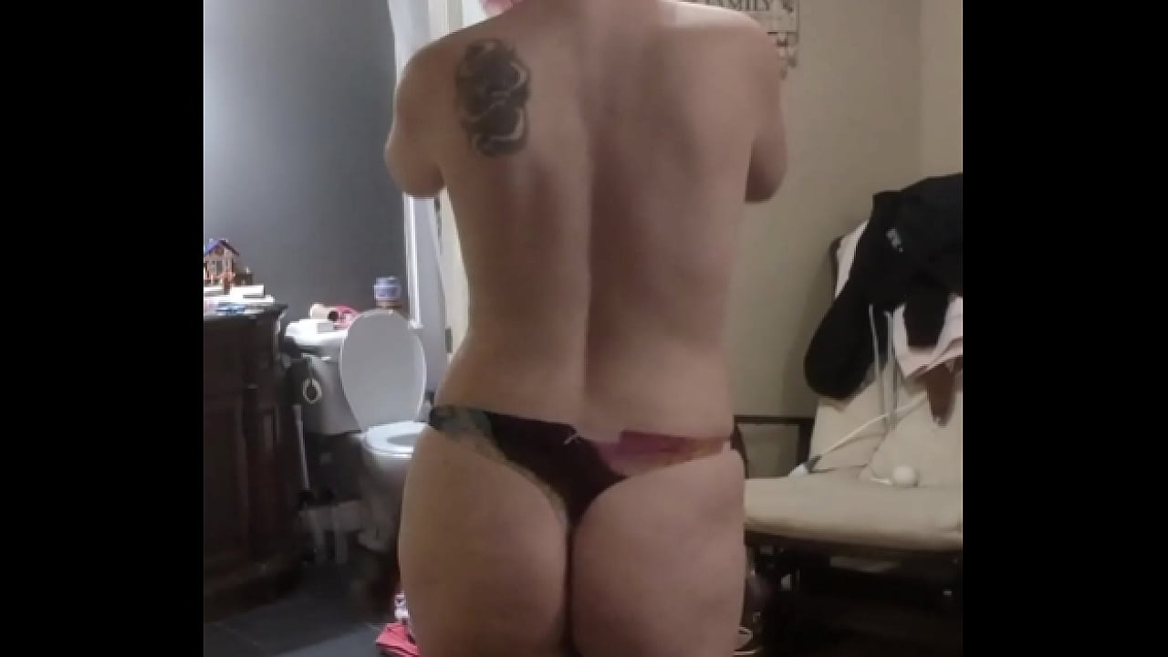 Subsecretary - undressing - 1000013830