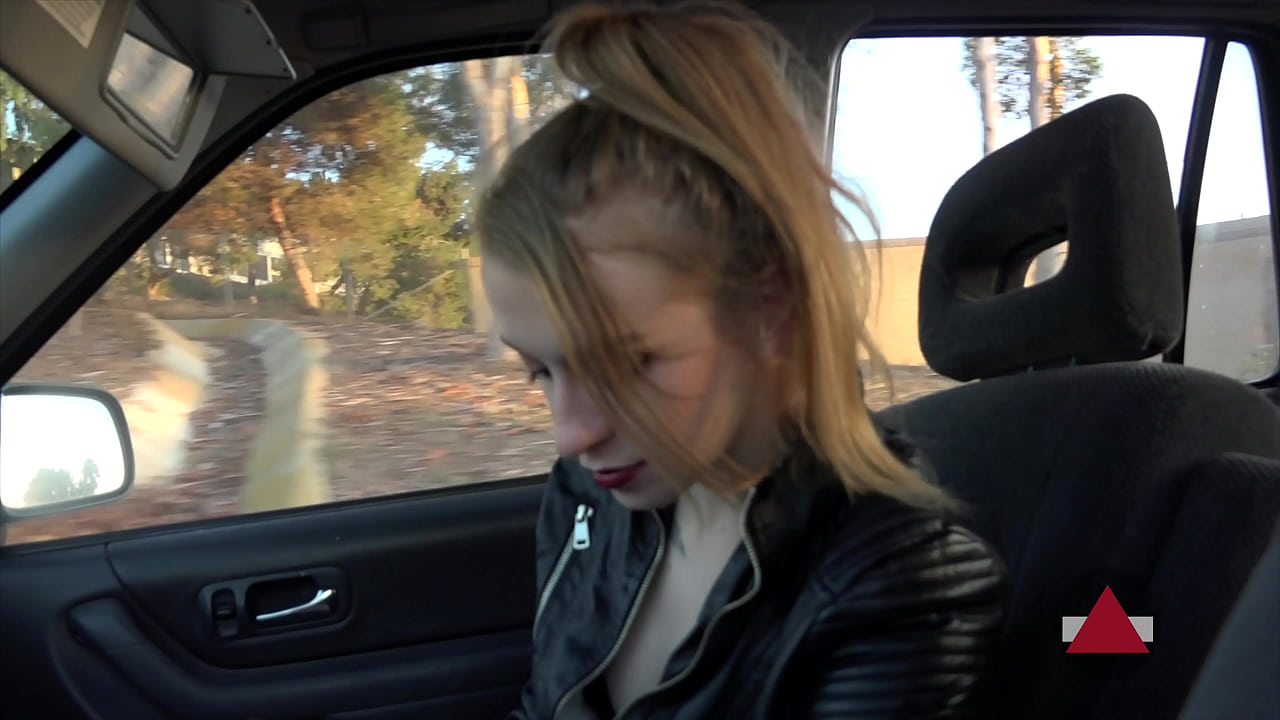 Tinder Date was a rocker chick who has a smoking fetish