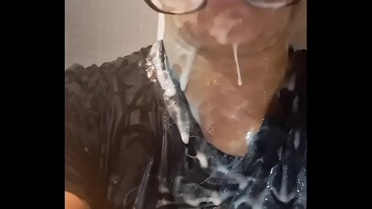 Os safados casados me fizeram isso, mas n&atilde;o quiseram mostrar nem os cacetes. Esperando outros safados com muita porra pra novas gozadas na minha boca, cara