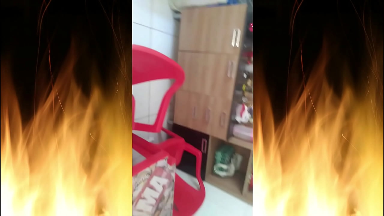 Jade sucks the gas delivery man in the kitchen and on the balcony while her husband works!