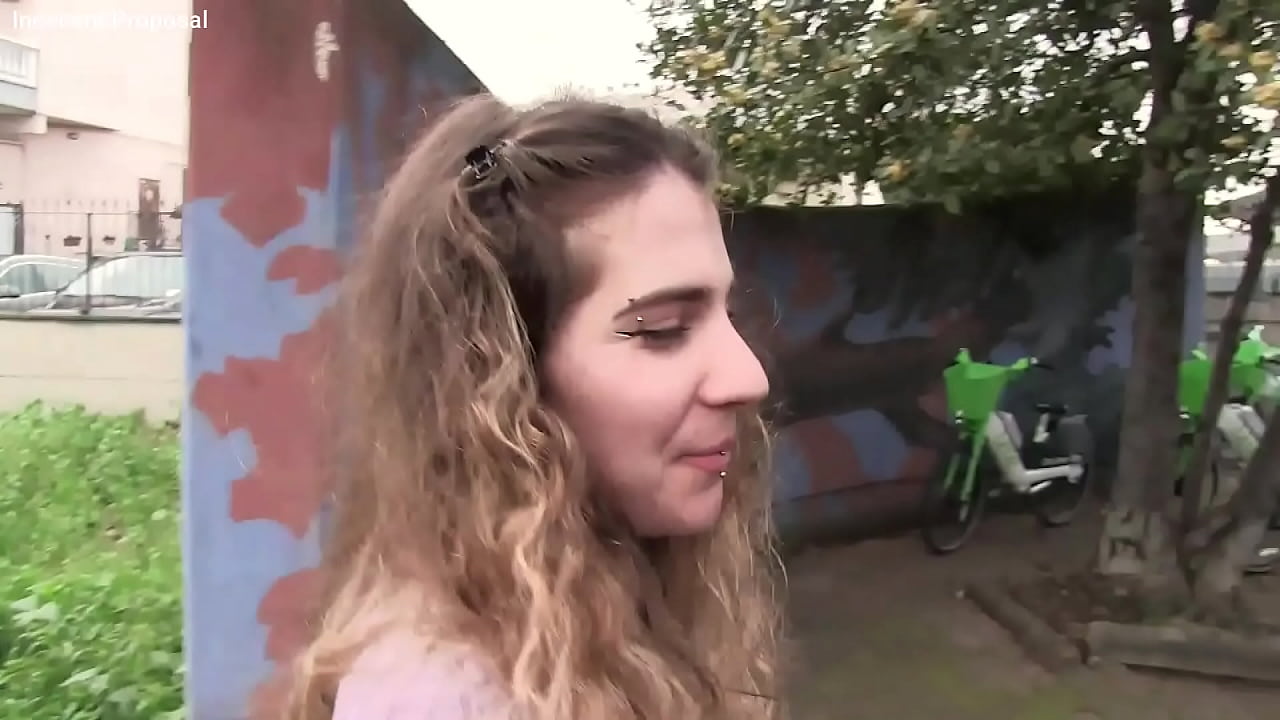 Esclusivo - POV - Ragazza sexy italiana accetta 1000&euro; per fare sesso con uno sconosciuto - English subtitles - @maelita