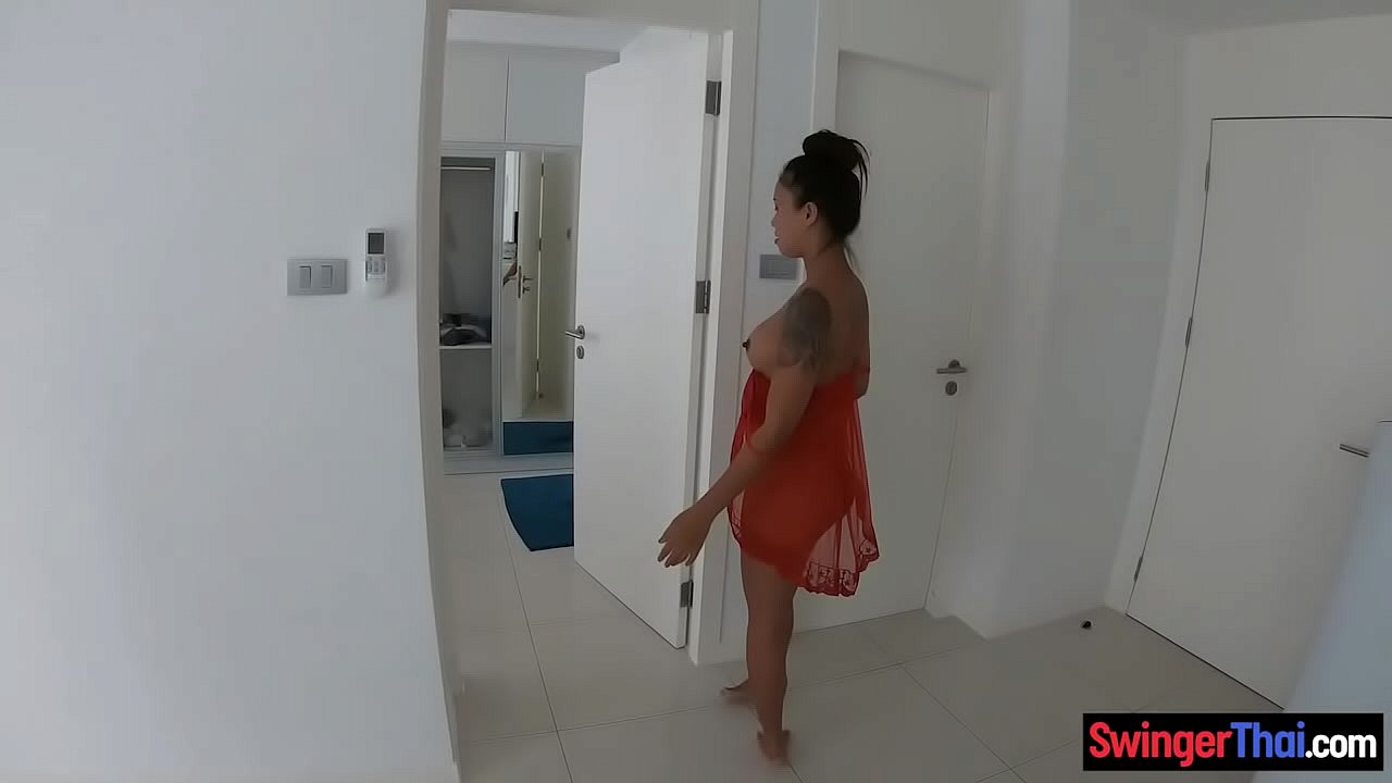 Thai amateur babe with big tits blowjob and kitchen bang