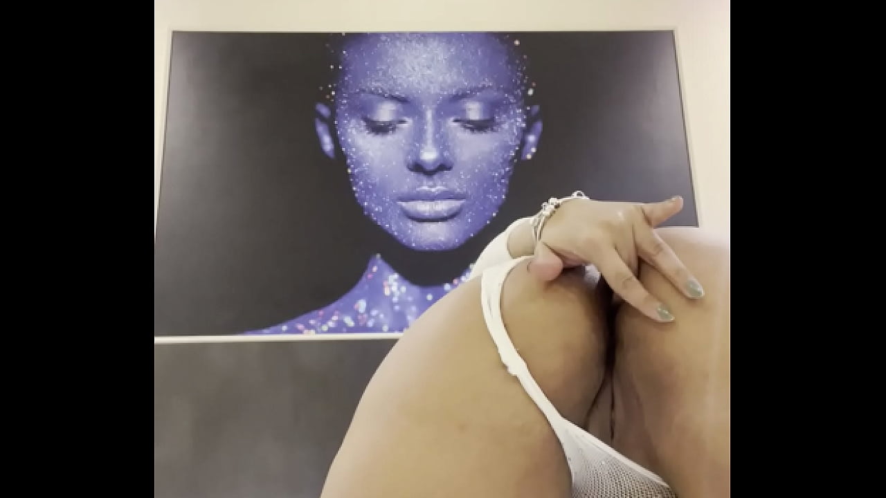 Morena safada , louca pra vc fuder ela