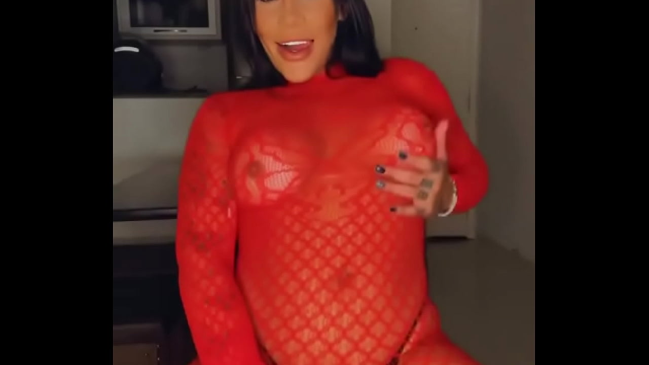 Esquentando para a putaria que vai rolar agora ! Ser&aacute; que a produ&ccedil;&atilde;o ficou boa ? #trans #translovers #tlovers #apaixo ...