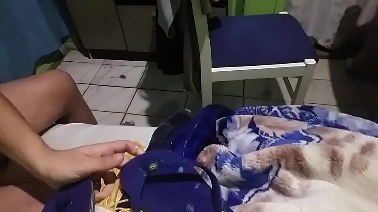 Havaianas &eacute; uma loucura, nunca vou t&atilde;o longe a ponto de fazer isso com outro tipo de chinelo de outra, apenas Havaianas me faz fazer isso! &Eacute; os chinelos mais deliciosos que existem.
