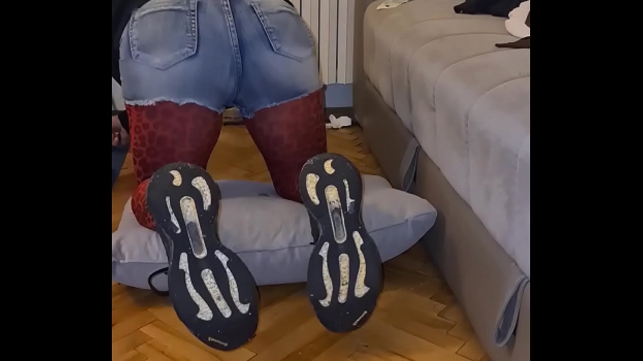 Amateur cross in pantyhose