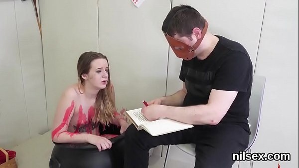 Crazy tart gets her fuckholes stretched and thoroughly plowed