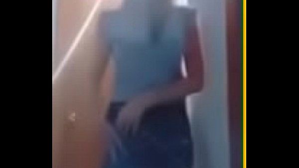 Cutie maria twerks in tight leggings