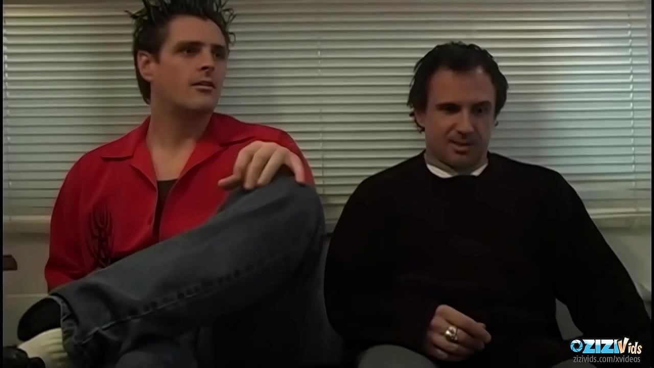 Coquettish milf stripper decides to make a special client the luckiest man in the world