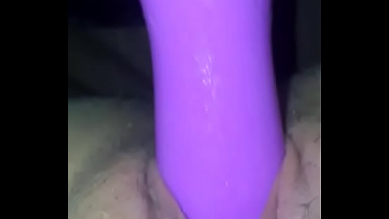 amateur pussy playing with vibrator