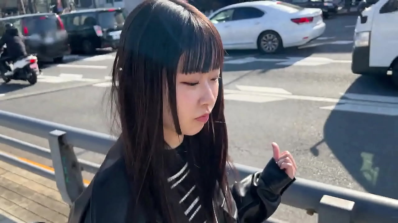 パート１うっすら腹筋のスレンダーちっぱいボディ美女&times;所構わずエロ行為をしちゃう破廉恥テクニシャン【めあ(フリーター)】【めちゃんこ元気っ娘】【方言女子】【貧乳・微乳】【極上くびれ】【舐め舐め大好き】