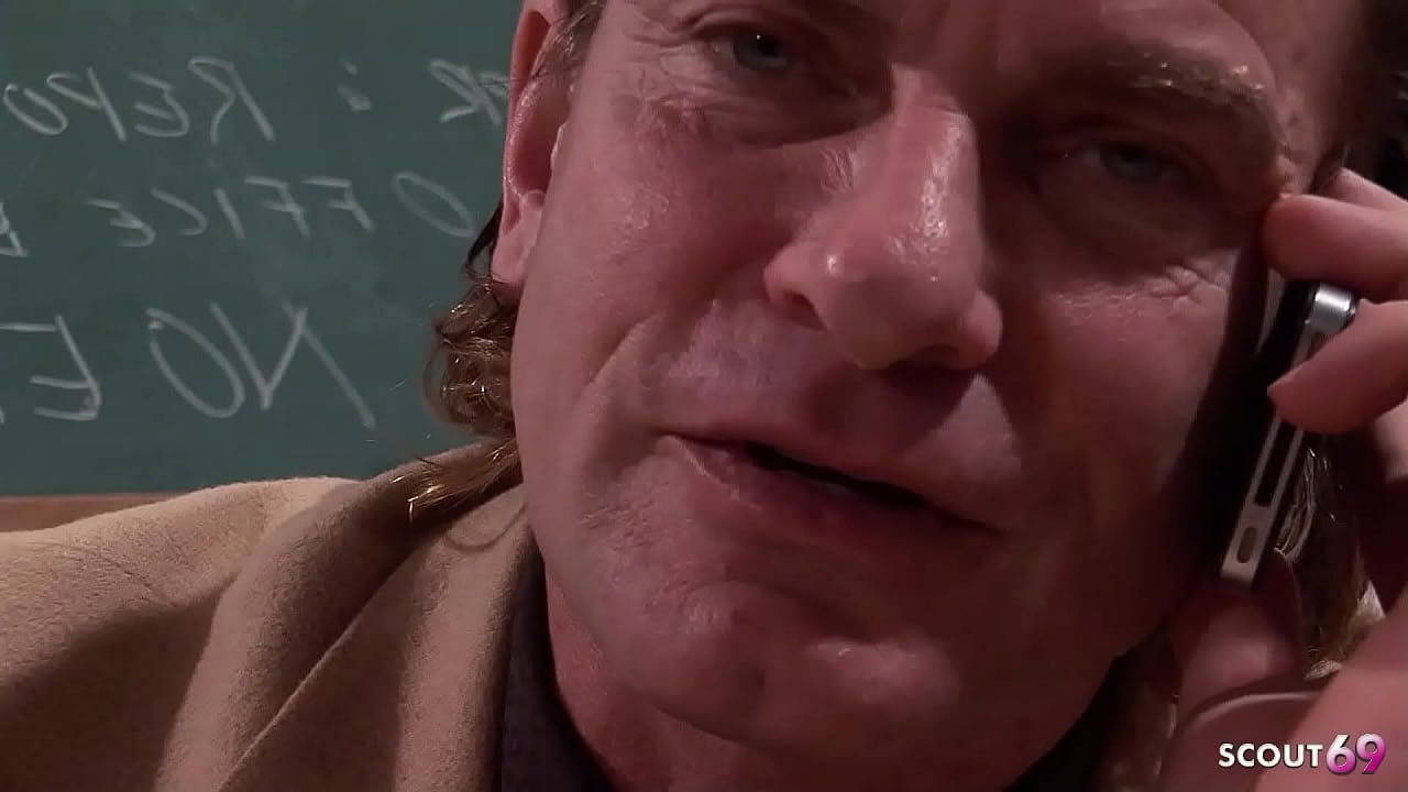 Student Teen seduce her Big Dick old Teacher to Fuck at Classroom