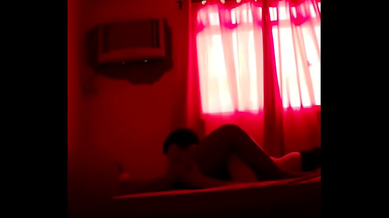 BRASILEIRA GOZA DE QUATRO