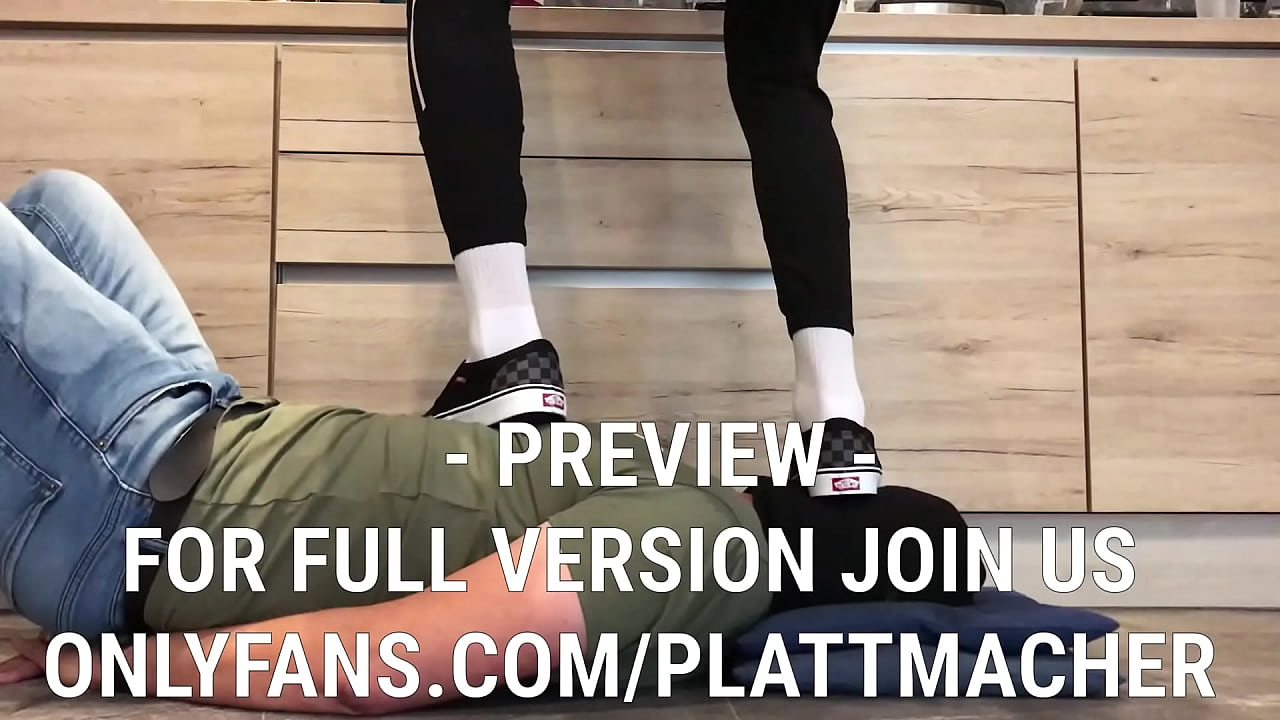 86 kg trampling and crushing the slave again :-D