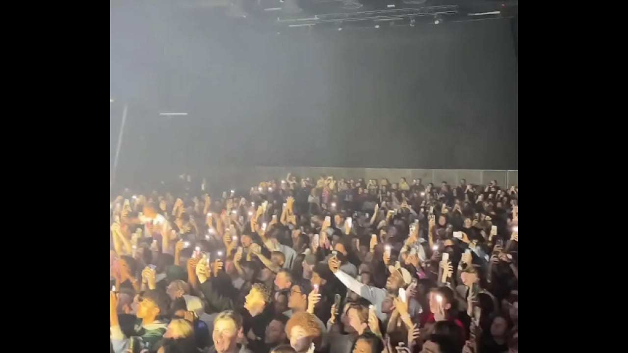 Live stage four minutes