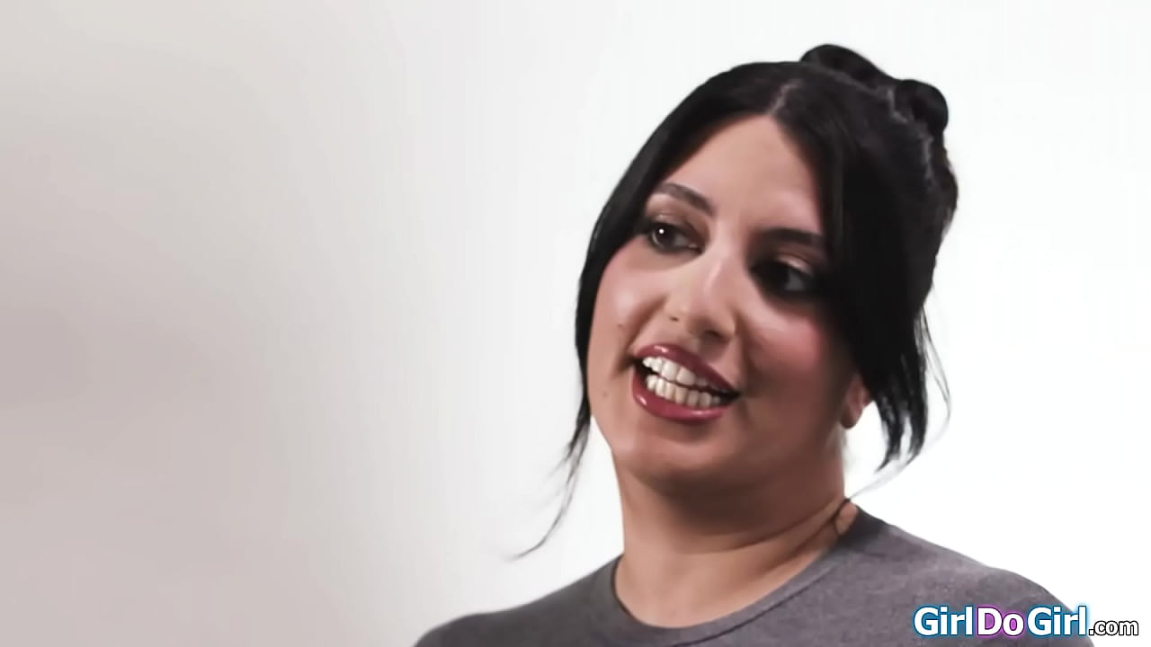 We have set up three cameras so you can watch busty Sarah Arabic masturbate herself.The big tits chubby brunette toys her pussy towards an orgasm