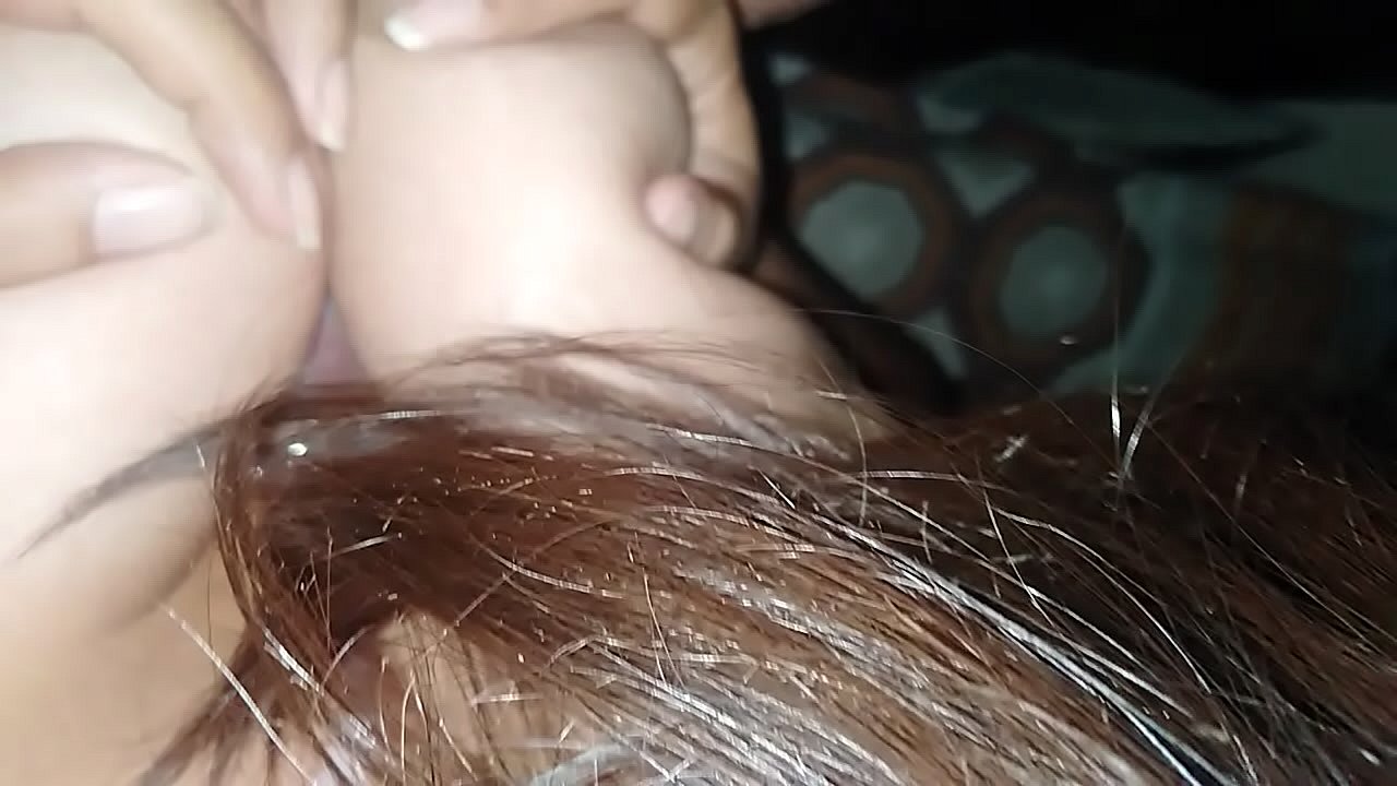 Rica paja rusa y acabada en las tetas