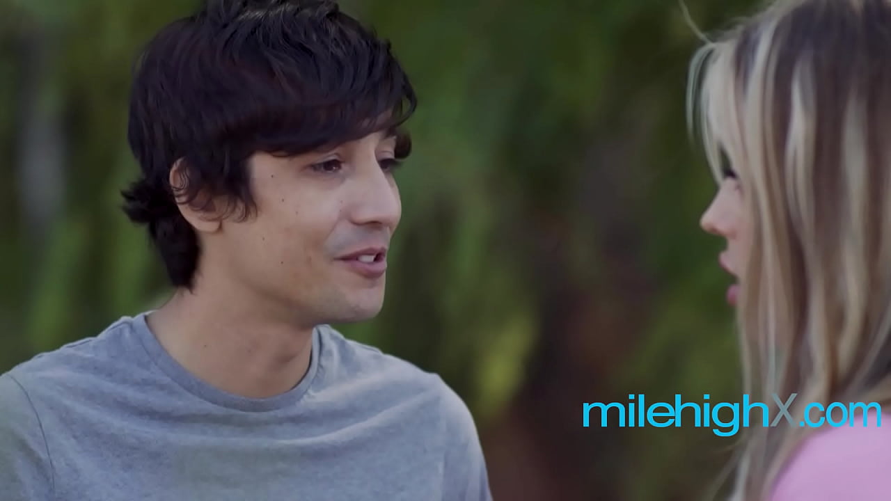 Blonde babe has hot makeup sex with her boyfriend