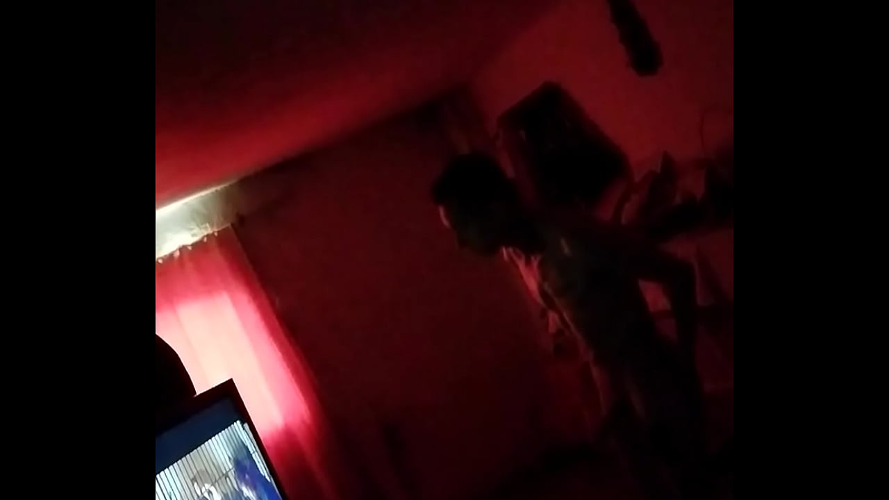 C&aacute;mara oculta pen&eacute; grande y rico cuerpo tatuado