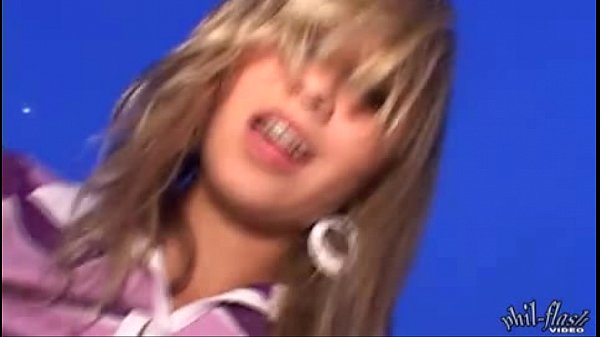 Horny babe plays outdoor