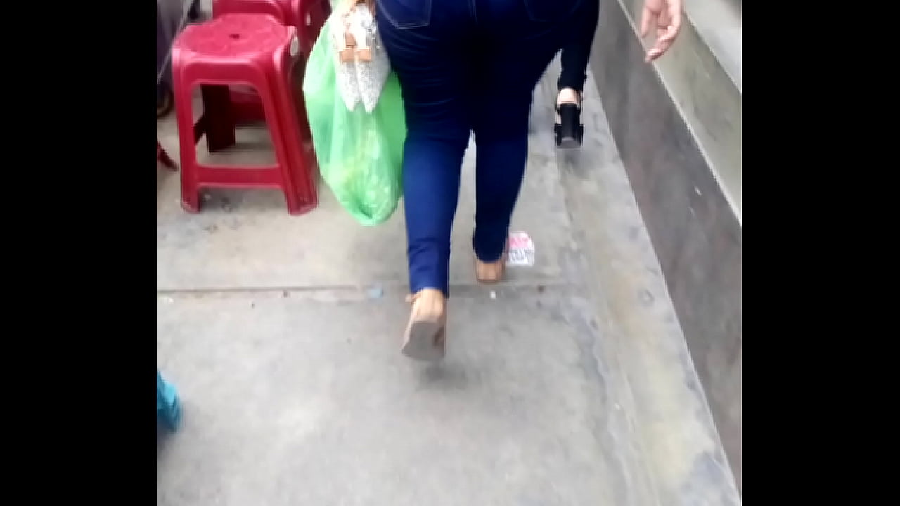 La hermana... Esta buena..... Les gusta?