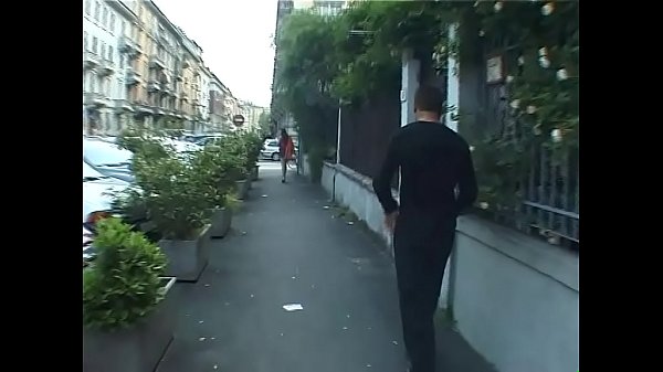 Mia moglie per il tuo piacere