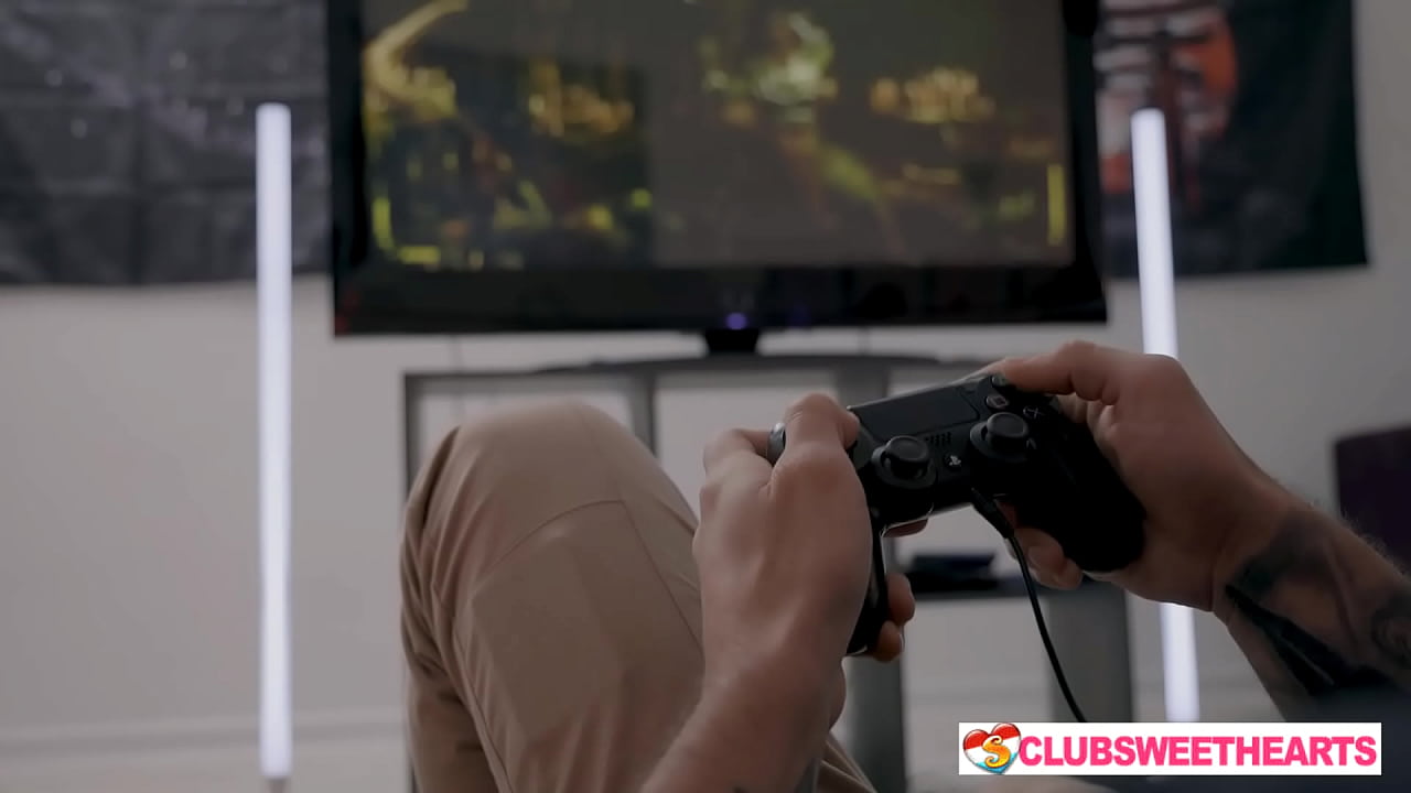 Novella Night wants attention at ClubSweethearts