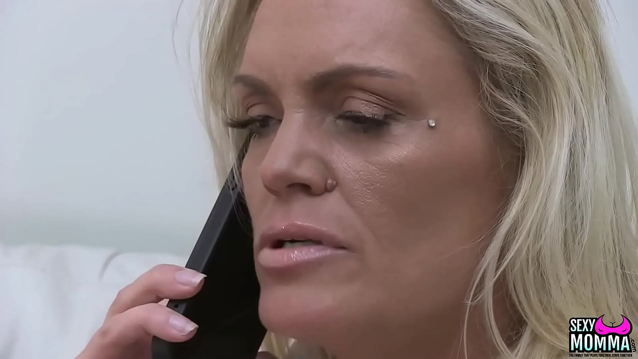 SEXY MOMMA - Filthy Frankie knows what her step daughter needs before Bluelah even asks!