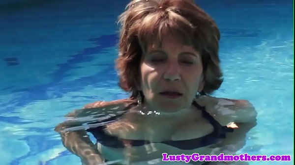 Dicksucking seduces y. cock