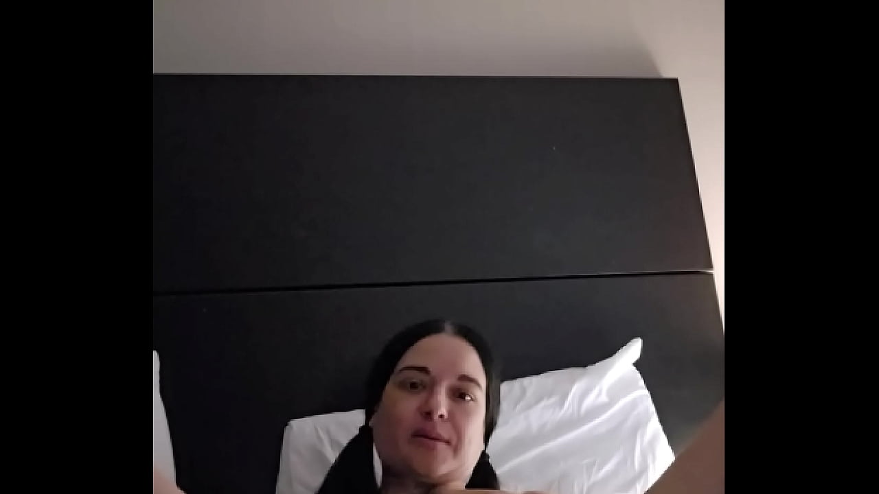 Emy Angel et sa belle petite chatte