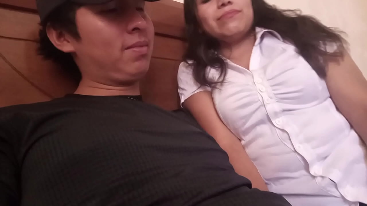 Mi secretaria quiere su dosis de leche diaria, su novio esta trabajando de delivery