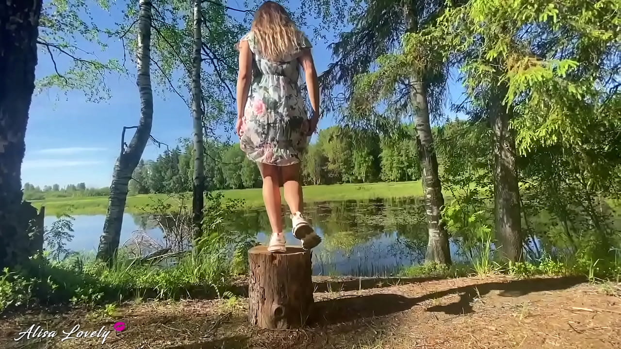 Amateur Teen Girl witn Natural Tits Loves Outdoor Risky Fuck