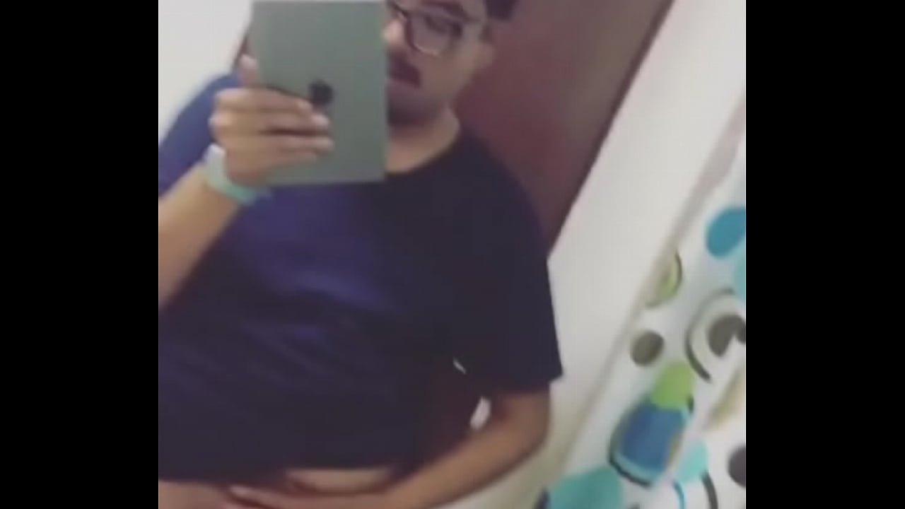 Toc&aacute;ndome el pito... me gusta que me vean...