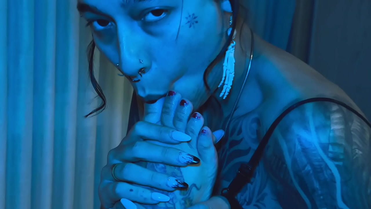 I Love It When She Lick My Feet