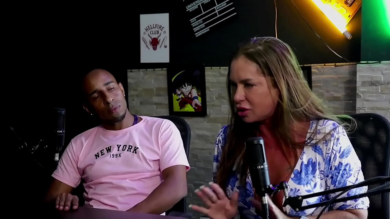 VEJA A ENTREVISTA SAFADA E CHEIA DE PUTARIA COM O NEGRO TOP OFICIAL E FRANCIS SIMAS NO PORN CAST BRAZIL - PARTE 2 (WATCH ON: SHEER/RED)