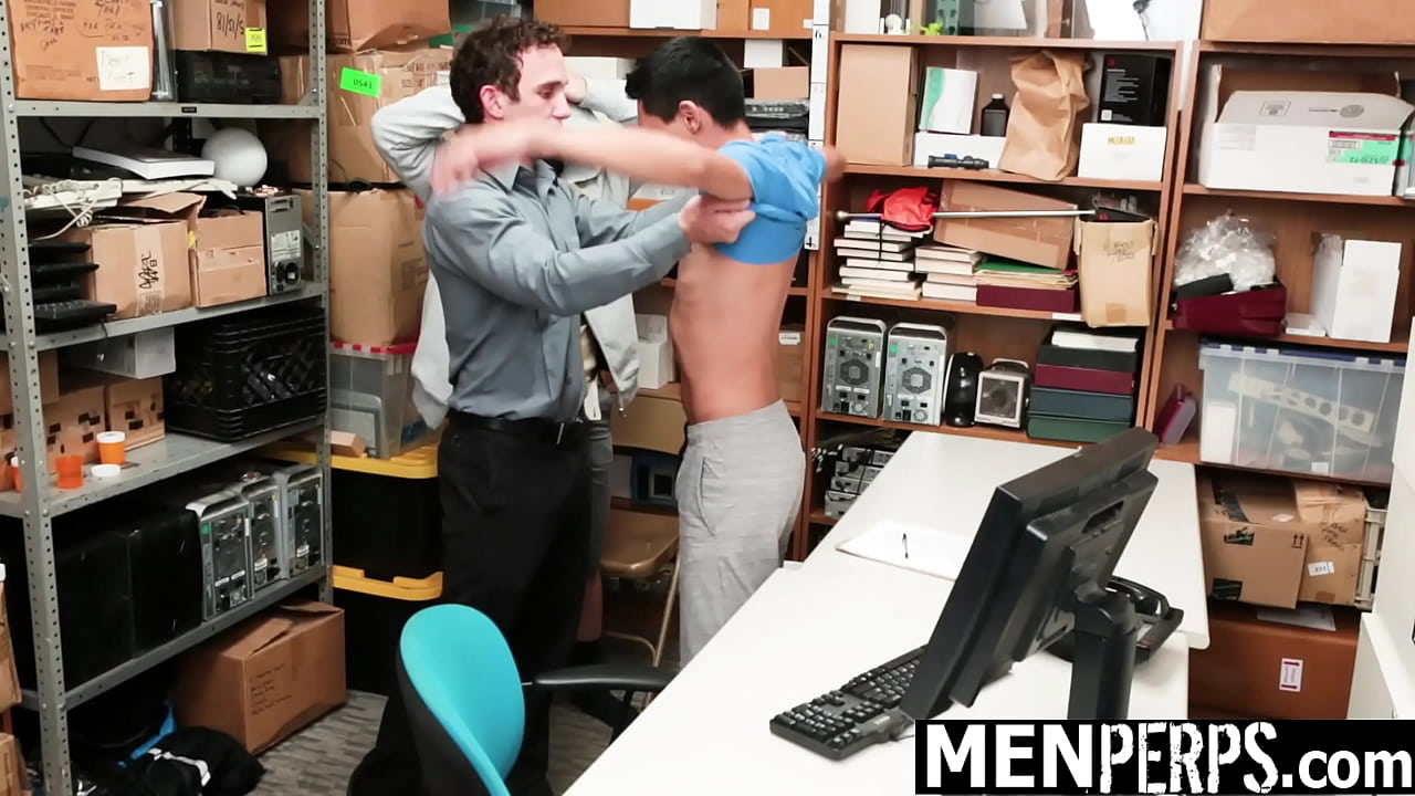 Gay Officer on Duty Barebacking the Young Perps - Menperps