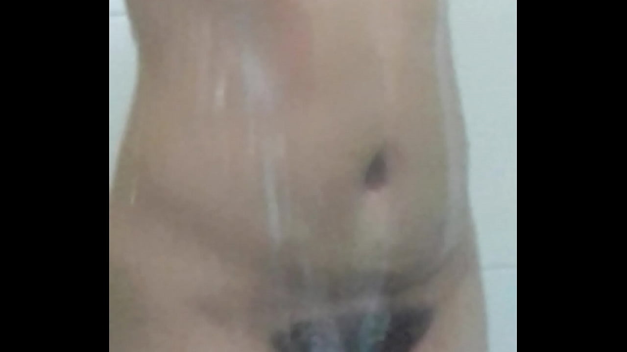 Esposa en la ba&ntilde;era, la graba el esposo