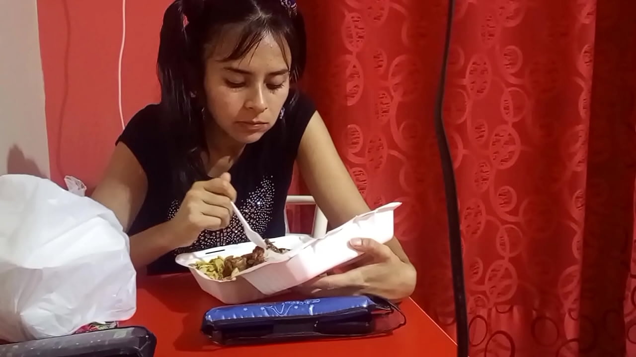 Ayudame!! No quiero regresar a casa hago lo que sea por quedarme, que deseas culo, teta, Co&ntilde;o, tomalo es todo tuyo, follame perro