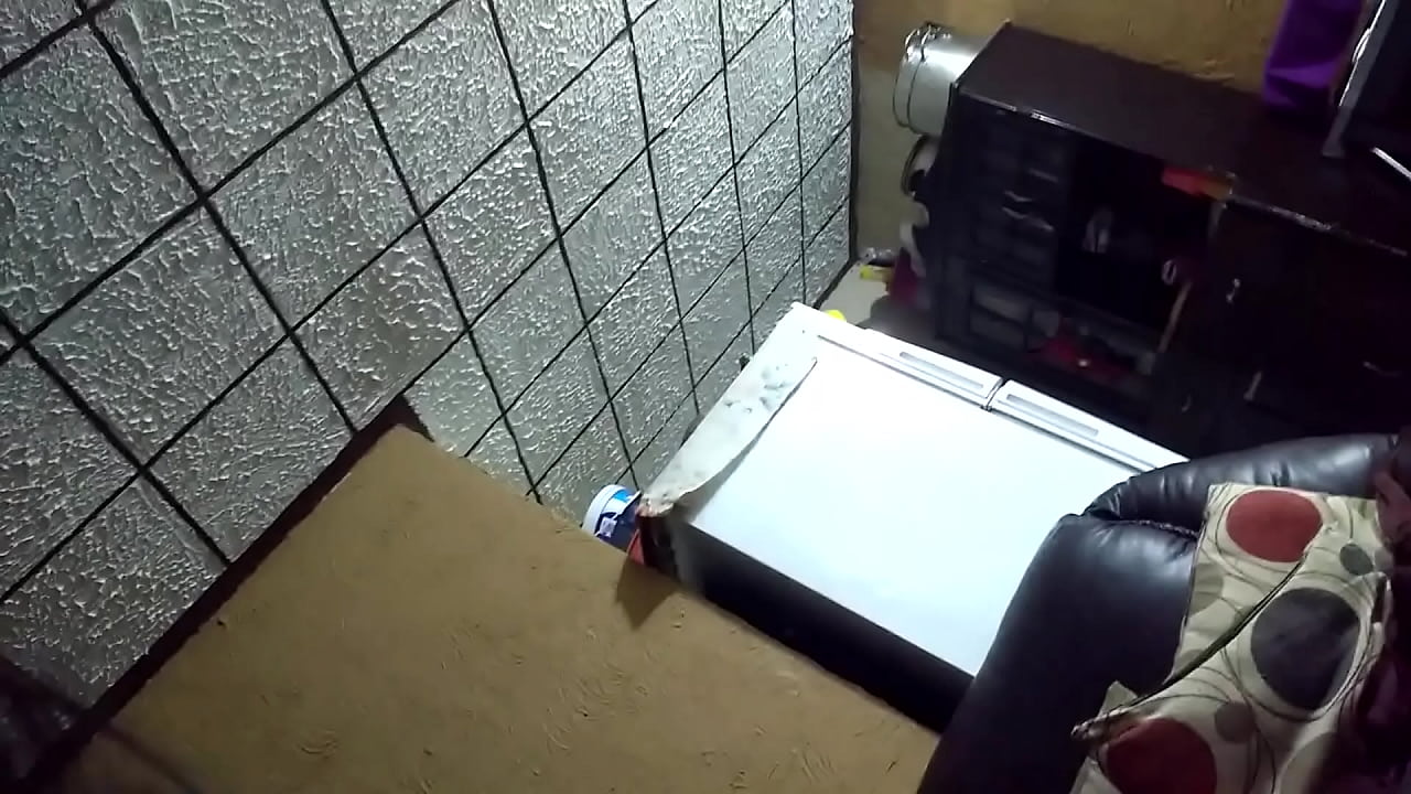 Ma la chupa a escondidas