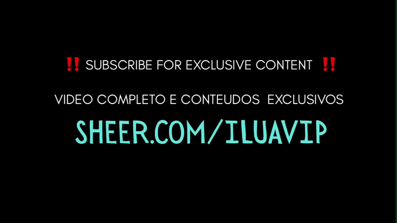 Luana Couto com o consolo todo dentro da bucetinha