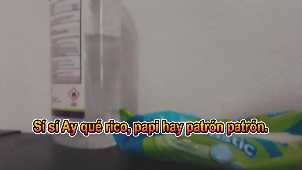 le dejo ir toda la verga a la chica que limpia la casa, mueve el culo como toda una puta y grita como zorra