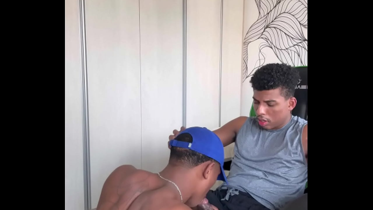 A MINHA PICA FICOU DURA PRA ELE