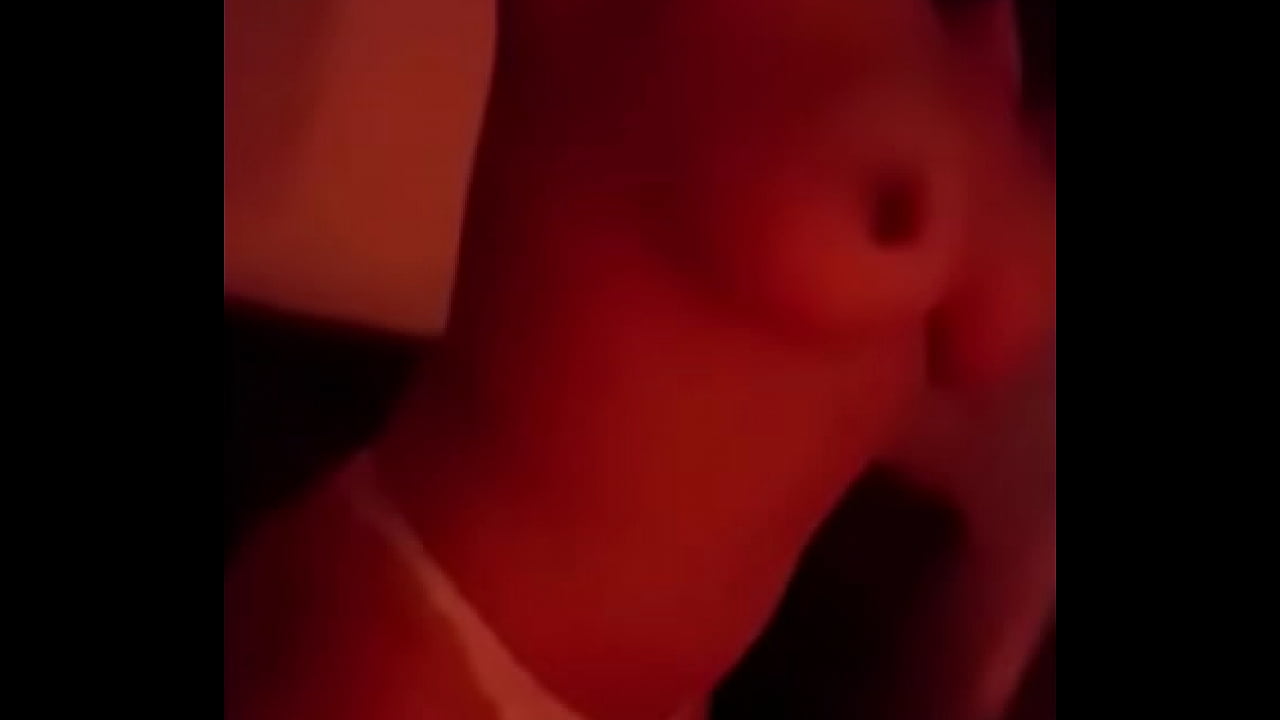 Amateur Brasil Girl spielt mit sich selbst