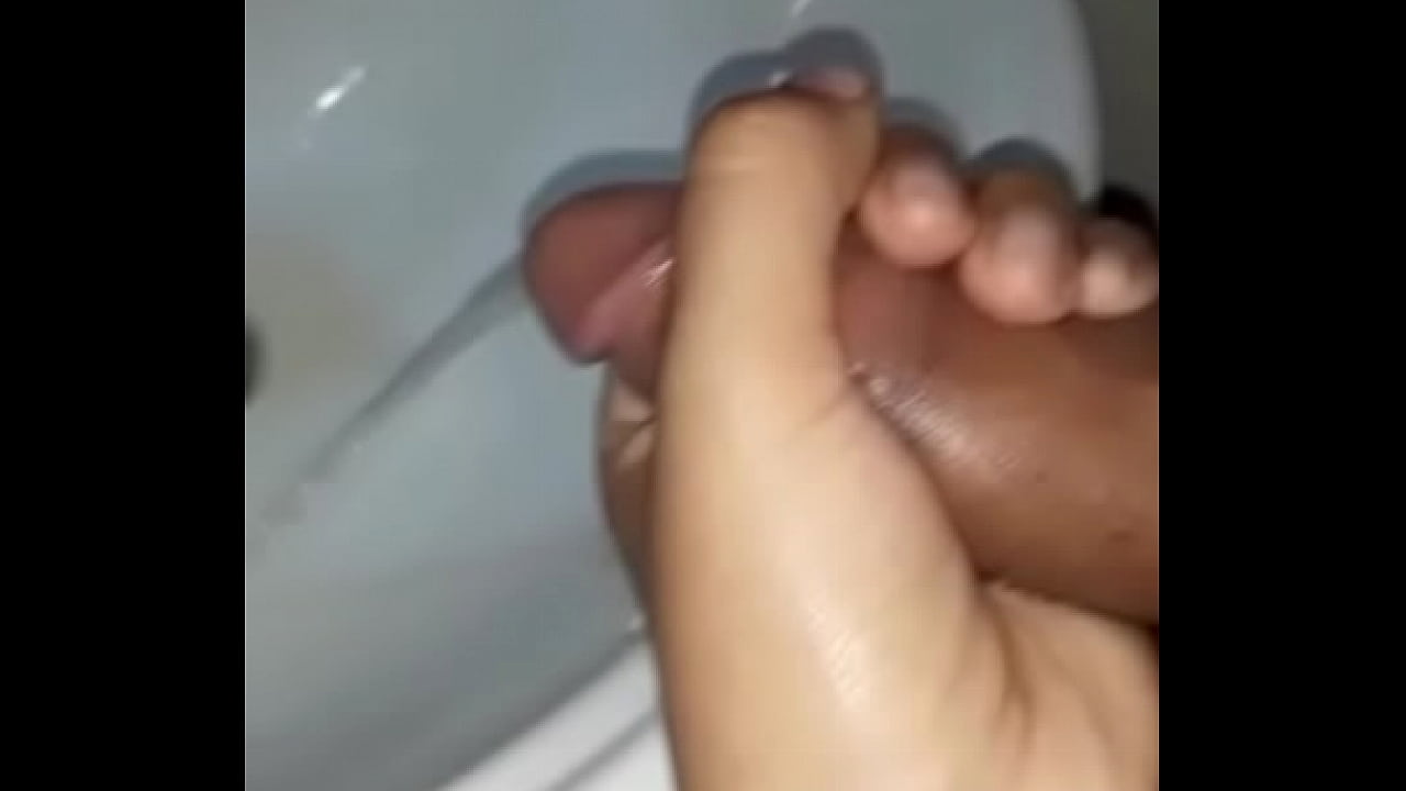 Se orino despues de Masturbarlo