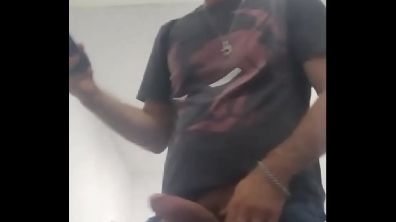 Tes&atilde;o na escada do shopping