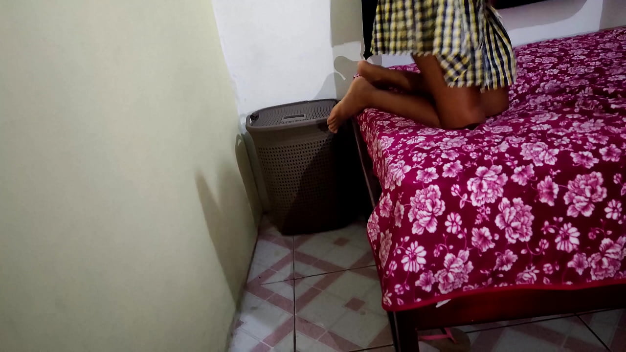 BRUNETTE STUDENT NEWLY STARTED IN THE PORN WORLD CLIMBS ON THE BED AND STARTS TO DANCE SEXY WHILE WAITING FOR HER BOYFRIEND TO HAVE SEX. STUDENT PORN. PORN ON HALLOWEEN